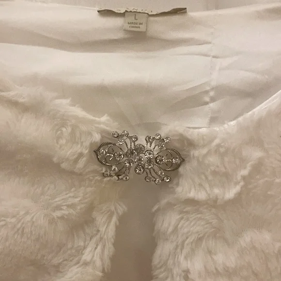 Glamorous faux fur cream color cropped jacket - Picture 3 of 6